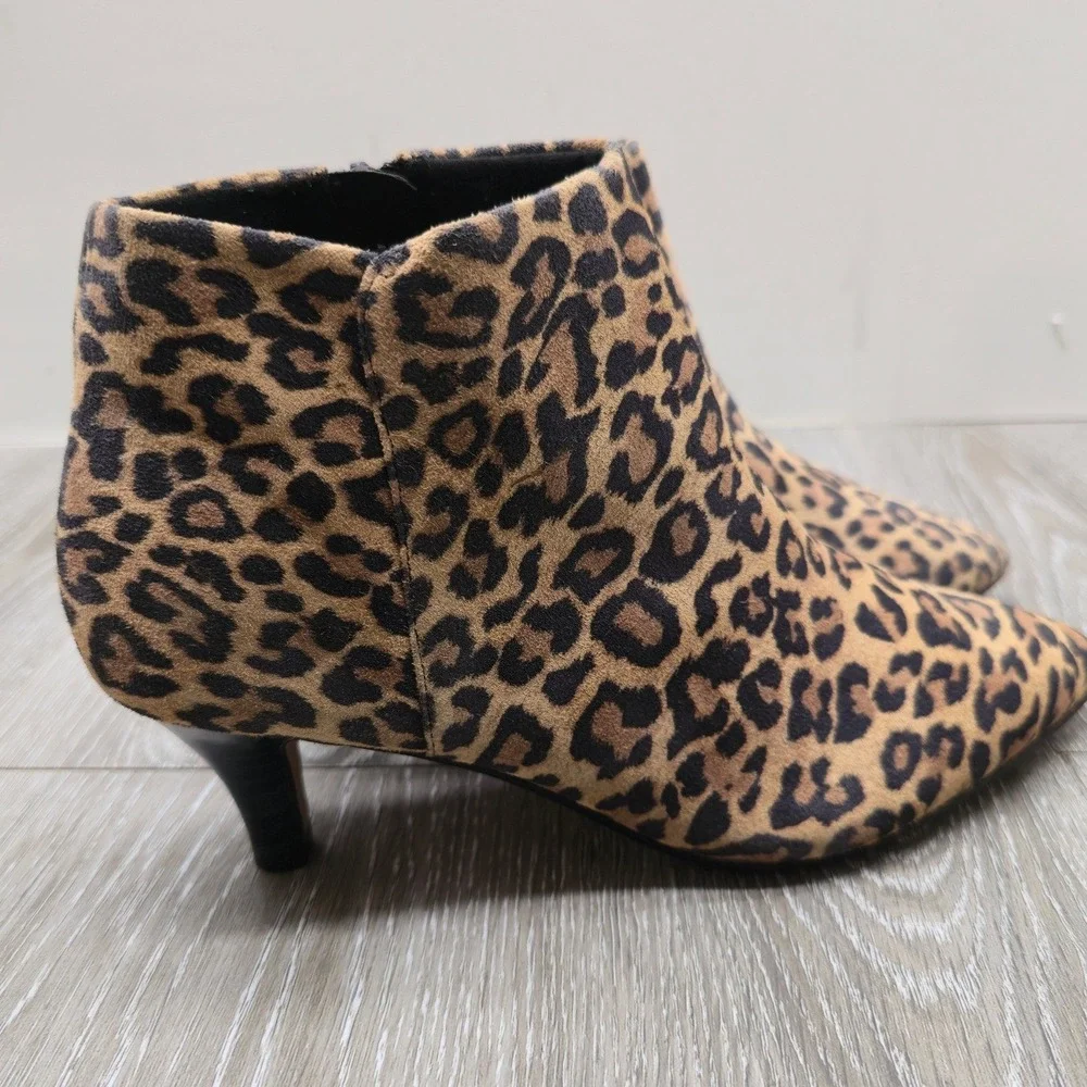 Clarks Linvale Sea Leopard Print Leather Kitten Heel Ankle‎ Boots Womens 6.5 M